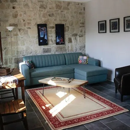 Mutlu Koy'de Sakinligin Adresi Tatil Evi